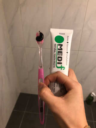 메디프랜천연잇몸치약 메디프랜치약 — 5점을 준 리뷰어가 2018년 4월 올린 사용 사진