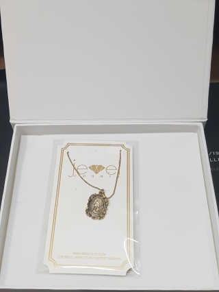 쥬얼카운티 92.5 Silver Byzantine Coin Pendant Necklace — 5점을 준 리뷰어가 2018년 11월 올린 사용 사진