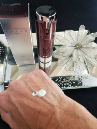 낫츠 NoTS ​​Once Finishing Cream SPF 30 PA ++ — 5점을 준 리뷰어가 2018년 5월 올린 사용 사진