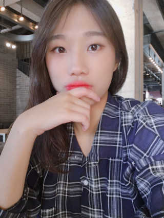 [블랙루즈] 에어 핏 벨벳틴트 시즌1 7종 중 택1+랜덤1 — 4.67점을 준 리뷰어가 2018년 11월 올린 사용 사진