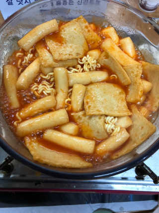 두번째 국떡 국가대표 떡볶이 1팩 + 영미칩 2봉 증정 — 5점을 준 리뷰어가 2019년 2월 올린 사용 사진