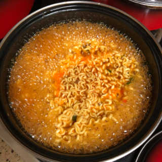 라면 그대로가 제일 맛있는 더엄마라면 — 5점을 준 리뷰어가 2019년 7월 올린 사용 사진