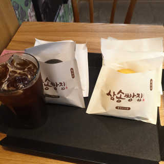삼송빵집 부천점 [삼송빵집 부천역사점]삼송빵집 특별세트 — 5점을 준 리뷰어가 2019년 8월 올린 사용 사진