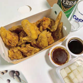 [치킨마루]-  빠사칸윙봉현미 + 콜라 500ml — 5점을 준 리뷰어가 2019년 7월 올린 사용 사진