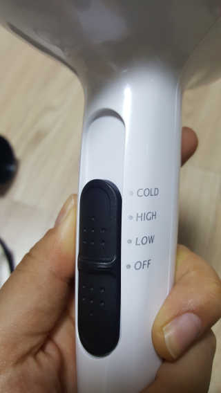 키스뉴욕 인스타에어 360 드라이기 — 5점을 준 리뷰어가 2018년 1월 올린 사용 사진