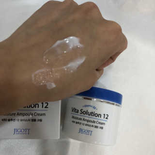 지고트 비타솔루션12 모이스처 앰플 크림 100ml — 2.5점을 준 리뷰어가 2019년 7월 올린 사용 사진