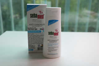 세바메드 안티-댄드러프 샴푸 [문제성 두피 케어샴푸] — 5점을 준 리뷰어가 2019년 7월 올린 사용 사진