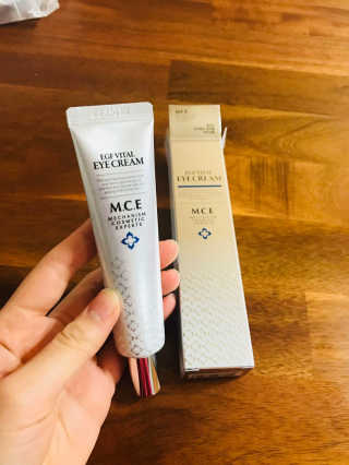 엠씨이 이지에프 바이탈 아이크림 — 2.83점을 준 리뷰어가 2018년 2월 올린 사용 사진