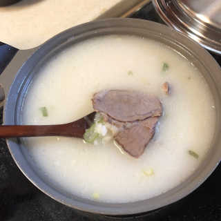 [풀무원] 사골곰탕국밥 황태해장국밥 — 4.67점을 준 리뷰어가 2018년 6월 올린 사용 사진