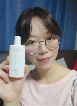 쥴라이Jullai 슈퍼 12 바운스 선 플루이드 SPF50+ PA++++ — 5점을 준 리뷰어가 2019년 7월 올린 사용 사진