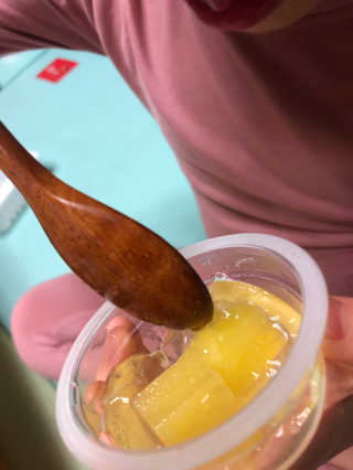 데르뜨 떠먹는 과일 3종, 짜먹는 과일 2종 총 10개 체험 — 4.5점을 준 리뷰어가 2020년 3월 올린 사용 사진
