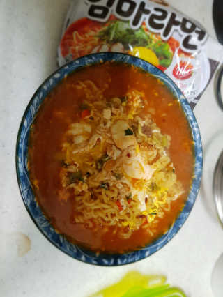 라면 그대로가 제일 맛있는 더엄마라면 — 5점을 준 리뷰어가 2019년 7월 올린 사용 사진