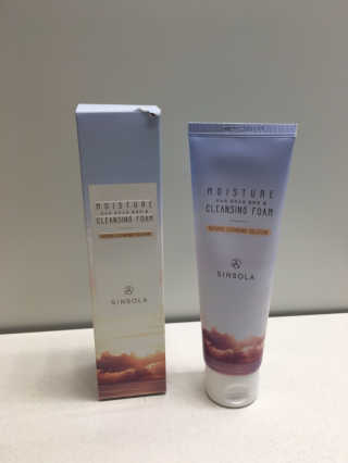 신소라 코스메틱 SINSOLA COSMETIC 신소라 모이스춰 클렌징폼 — 5점을 준 리뷰어가 2017년 11월 올린 사용 사진
