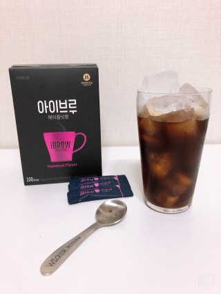 한국맥널티 아이브루 헤이즐넛향 100T — 5점을 준 리뷰어가 2019년 11월 올린 사용 사진