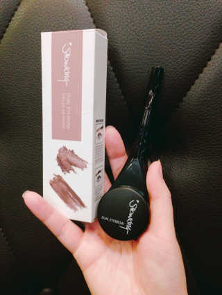 오제끄 쇼킹듀얼아이브로우 (간편하다! 하나로 해결! 멀티 올인원 아이키트!) — 4점을 준 리뷰어가 2016년 10월 올린 사용 사진