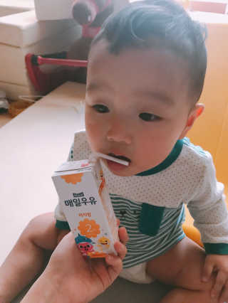 매일우유 멸균 매일우유 저지방 2프로 멸균 핑크퐁 에디션 6입 — 5점을 준 리뷰어가 2017년 12월 올린 사용 사진