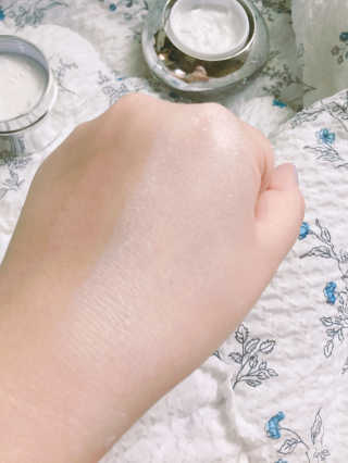 더메이런 에잇콤플렉스 워터드롭 화이트 크림 — 4점을 준 리뷰어가 2017년 5월 올린 사용 사진