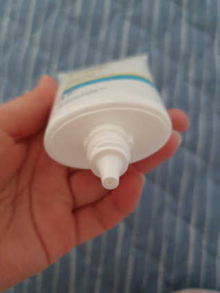 리얼베리어 익스트림 모이스처 선크림 SPF50+ PA++++ — 4점을 준 리뷰어가 2019년 4월 올린 사용 사진