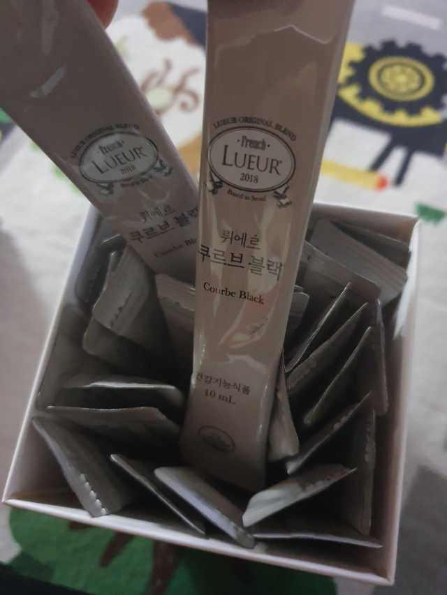 [하우투잇] 뤼에르 쿠르브 블랙 10ml x 30포 총 300ml 리뷰 사진