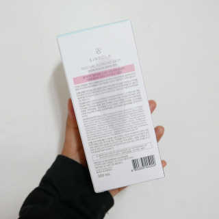 신소라 코스메틱 SINSOLA COSMETIC 신소라 모이스춰 클렌징 워터 — 5점을 준 리뷰어가 2017년 11월 올린 사용 사진