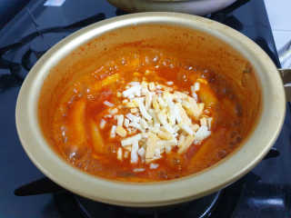 [홍코너떡볶이]옛날떡볶이 인기맛 4팩세트 — 5점을 준 리뷰어가 2019년 11월 올린 사용 사진