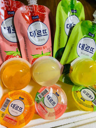데르뜨 떠먹는 과일 3종, 짜먹는 과일 2종 총 10개 체험 — 5점을 준 리뷰어가 2020년 3월 올린 사용 사진