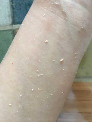 줌마들도 인정한 샤카트 페이스앤바디 필링젤 310ml — 3점을 준 리뷰어가 2018년 4월 올린 사용 사진