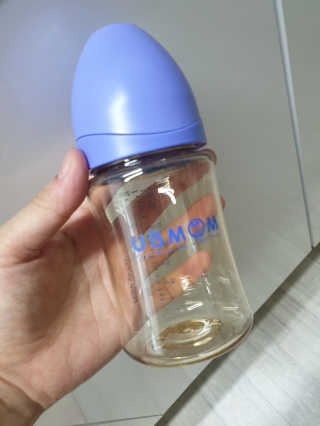 유비맘 PPSU 젖병 노꼭지_200ml_컬러 랜덤 발송 — 5점을 준 리뷰어가 2020년 3월 올린 사용 사진