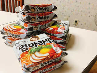 라면 그대로가 제일 맛있는 더엄마라면 — 4.5점을 준 리뷰어가 2019년 9월 올린 사용 사진
