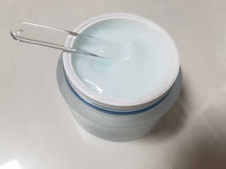 포렌코즈 아쿠아 커넥션 크림 — 4.67점을 준 리뷰어가 2017년 8월 올린 사용 사진