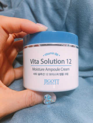 지고트 비타솔루션12 모이스처 앰플 크림 100ml — 3.5점을 준 리뷰어가 2019년 7월 올린 사용 사진