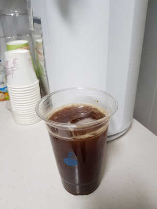 한국맥널티 아이브루 헤이즐넛향 100T — 5점을 준 리뷰어가 2019년 10월 올린 사용 사진