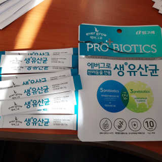 [빙그레] 에버그로 생유산균 1봉（10포입）+펫밀크2팩 — 4점을 준 리뷰어가 2019년 3월 올린 사용 사진