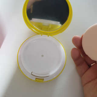 아토팜 톡톡 페이셜 선팩트 SPF43 PA+++ — 3.5점을 준 리뷰어가 2019년 6월 올린 사용 사진