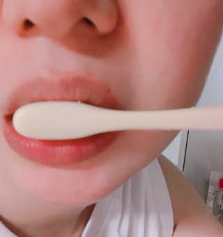 플레인하우스 토탈케어 치약 2개+쿼드클린 칫솔 4개 — 5점을 준 리뷰어가 2018년 7월 올린 사용 사진