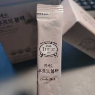 [하우투잇] 뤼에르 쿠르브 블랙 10ml x 30포 총 300ml — 3.5점을 준 리뷰어가 2020년 3월 올린 사용 사진