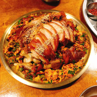 [동네맛집족발] 4개 족발 중 택1 — 4점을 준 리뷰어가 2019년 12월 올린 사용 사진