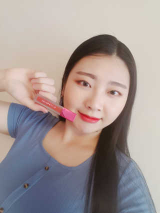 [블랙루즈] 에어 핏 촉촉틴트 + 크리미 벨벳 립크레용 — 4.67점을 준 리뷰어가 2018년 7월 올린 사용 사진