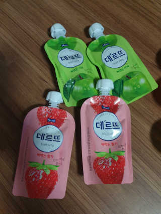 데르뜨 떠먹는 과일 3종, 짜먹는 과일 2종 총 10개 체험 — 5점을 준 리뷰어가 2020년 3월 올린 사용 사진