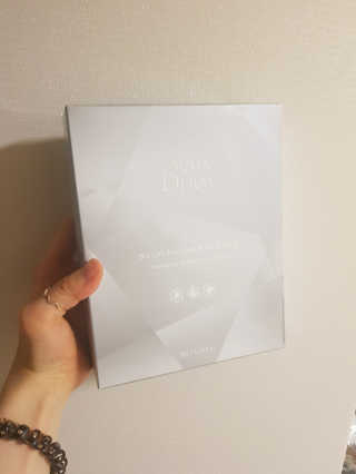 아쿠아큐링 아쿠아덤 바이오셀룰로오스 페이스앤넥 마스크팩 10매 — 5점을 준 리뷰어가 2018년 9월 올린 사용 사진