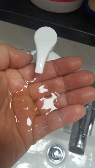 아쿠아큐링 아쿠아S링 퓨어리프레싱 헤어케어 500ml — 3.33점을 준 리뷰어가 2018년 8월 올린 사용 사진