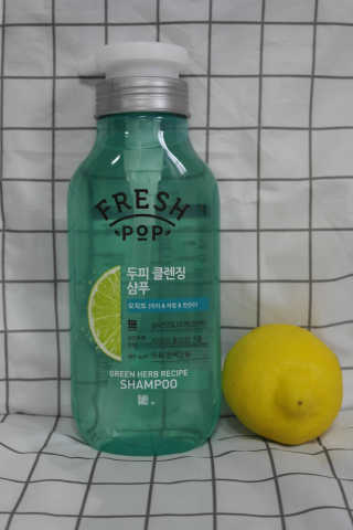 프레시팝 그린허브 레시피 샴푸 — 3.83점을 준 리뷰어가 2018년 4월 올린 사용 사진