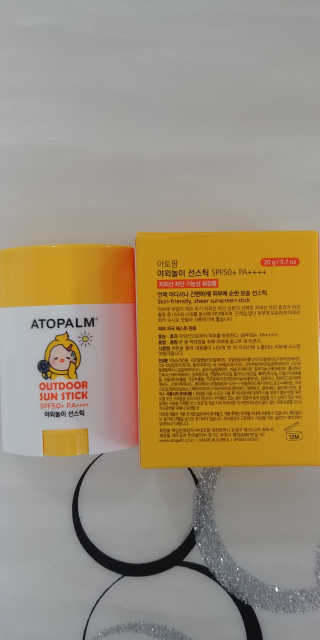 아토팜 야외놀이 선스틱 SPF50+ PA++++ — 5점을 준 리뷰어가 2020년 3월 올린 사용 사진
