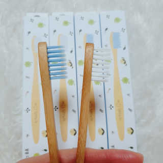 닥터노아 봉봉 유아 대나무 칫솔 4개 세트 — 5점을 준 리뷰어가 2020년 2월 올린 사용 사진