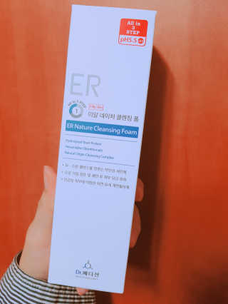 Dr.메디션 ER 네이처 클렌징폼- 오일리스킨용 — 4.5점을 준 리뷰어가 2018년 7월 올린 사용 사진