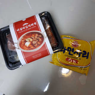 땡땡쿡 더실비김치찌개 2인분 710g 라면사리 포함 — 3.5점을 준 리뷰어가 2020년 1월 올린 사용 사진