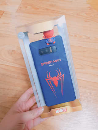 하이키키 마블 피규어 컬러젤리 케이스 — 5점을 준 리뷰어가 2019년 4월 올린 사용 사진