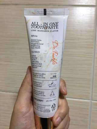 큐어스크립트 닥터폴스 치약 라임만다린향 — 5점을 준 리뷰어가 2018년 5월 올린 사용 사진