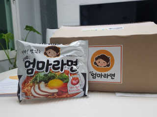 라면 그대로가 제일 맛있는 더엄마라면 — 5점을 준 리뷰어가 2019년 7월 올린 사용 사진