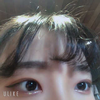 [블랙루즈] 펄블리 아이 글리터 2종 — 4점을 준 리뷰어가 2019년 1월 올린 사용 사진